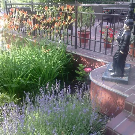 Stan Es Panzio 3* Balatonalmádi