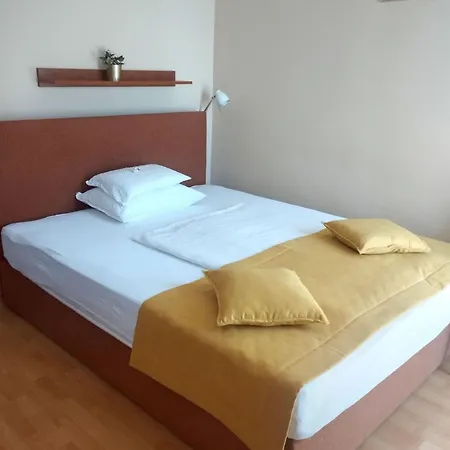 Bed & Breakfast Stan Es Panzio