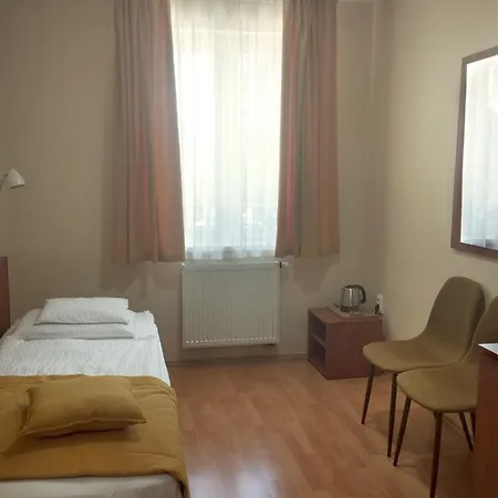 Stan és Panzió Couette-café 3*
