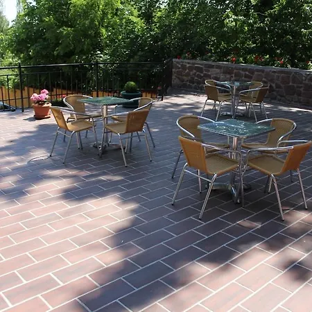 Stan Es Panzio Balatonalmádi