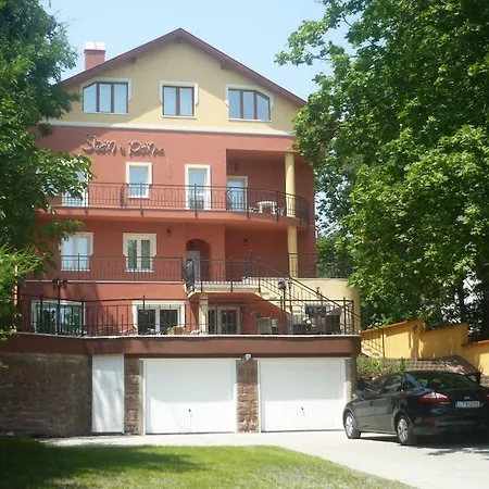 Stan Es Panzio Balatonalmadi