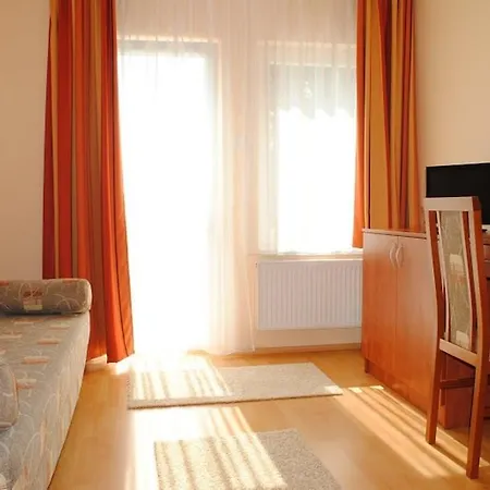 Stan Es Panzio 3* Balatonalmádi