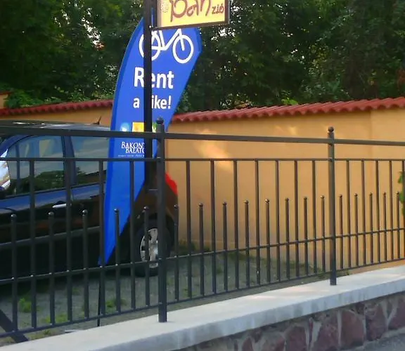 Stan Es Panzio Balatonalmádi